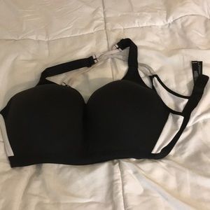 Incredible by Victoria Secret Sport Bra in B&W